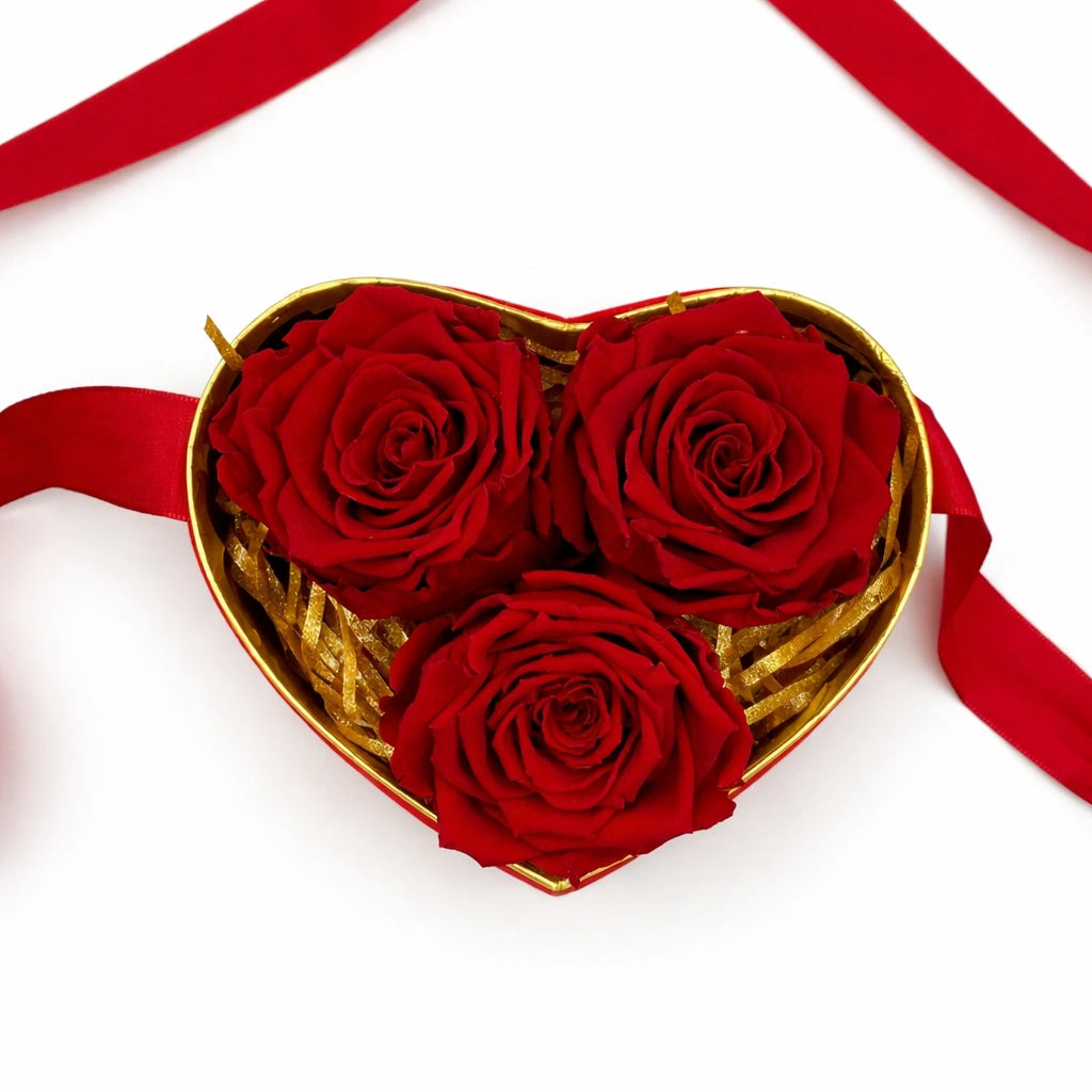 vörös örökrózsák szív alakú bársony dobozban