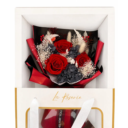 Elérte Európát az örökrózsa csokor