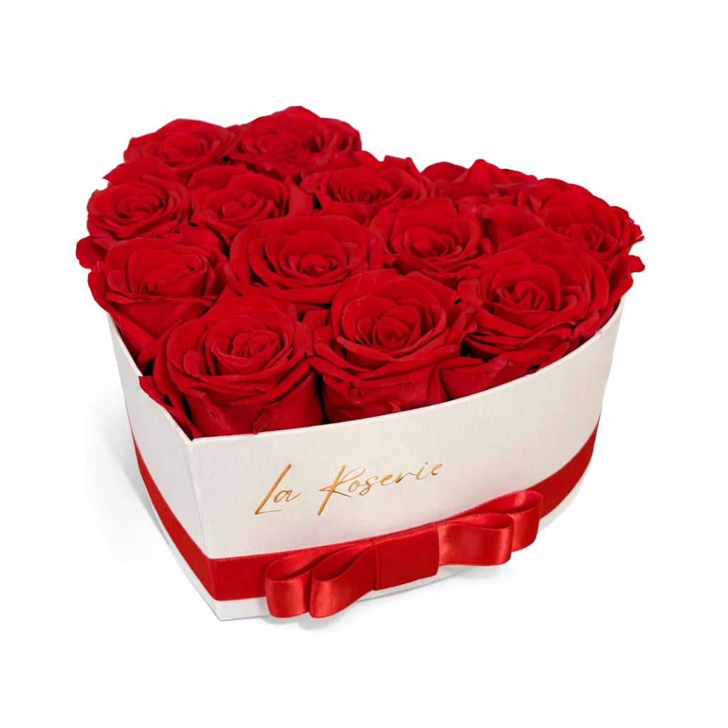 13 szál vörös örökrózsa fehér szív dobozban
