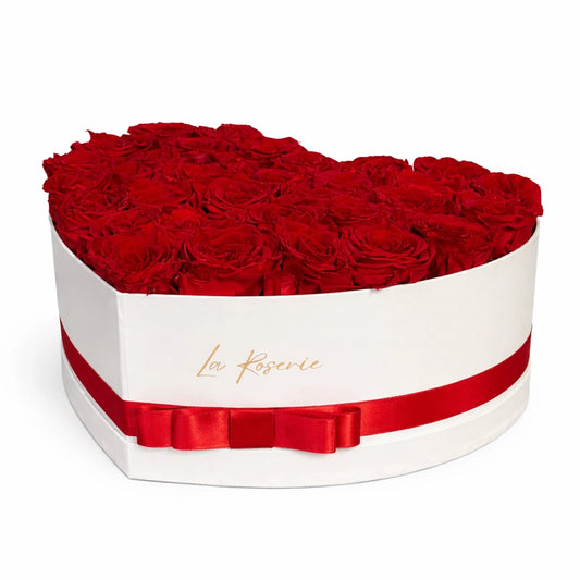 33 szál vörös örökrózsa fehér szív dobozban
