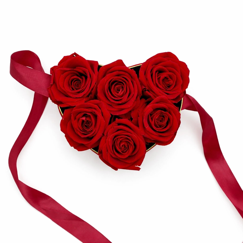 örökrózsa szív alakú dobozban