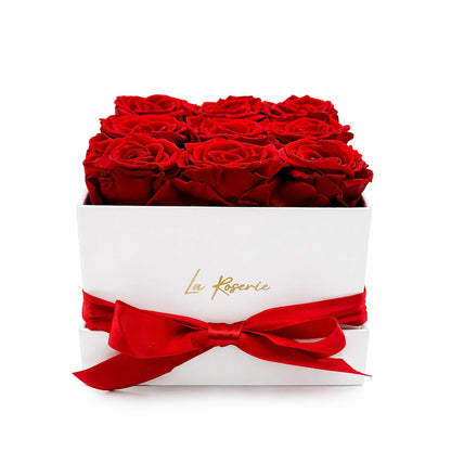 9 örökrózsa fehér kocka rózsabox tartósított vörös rózsa