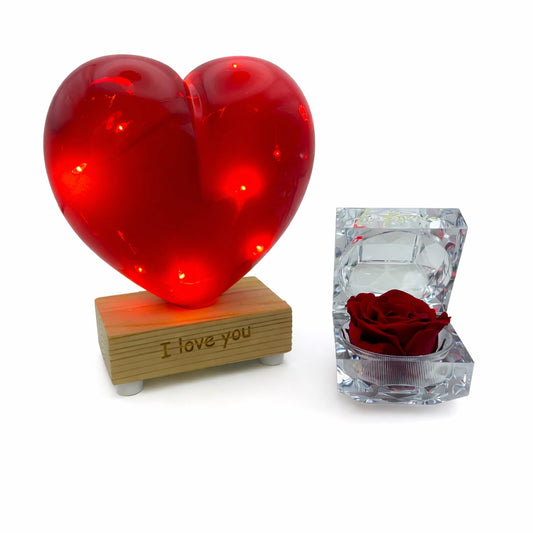 Ajándékszett illatos örökrózsával, és LED-es üvegszívvel