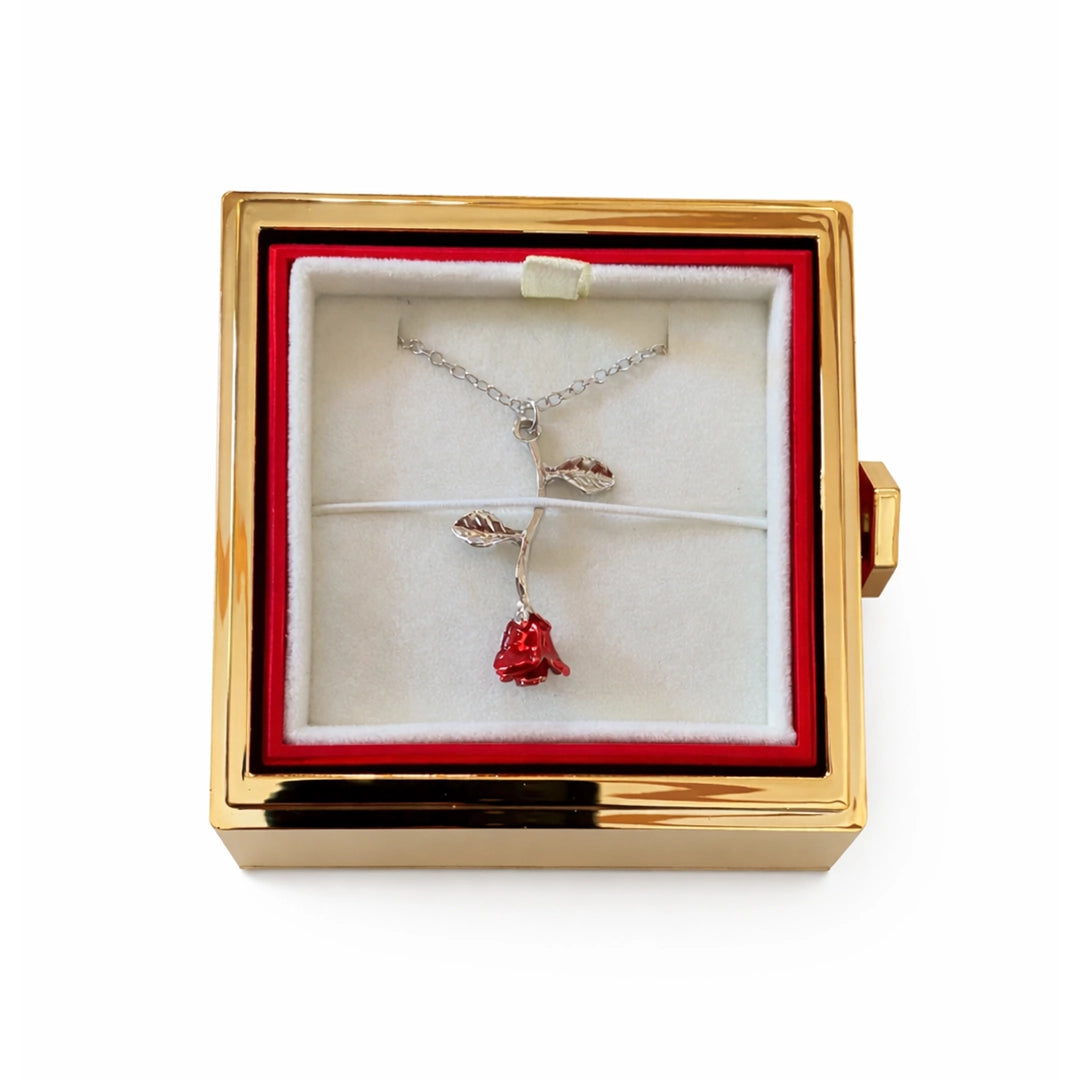 örök rózsa nyaklánccal