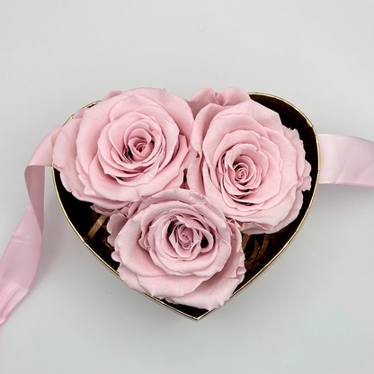 rózsaszín örök rózsa szív alakú dobozban