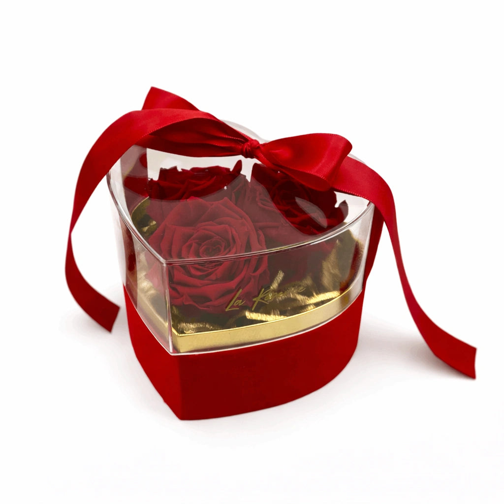 vörös örökrózsák szív alakú bársony dobozban