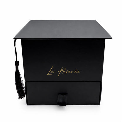 örökrózsa ballagási talár sapka virágbox fiókkal rózsaszín